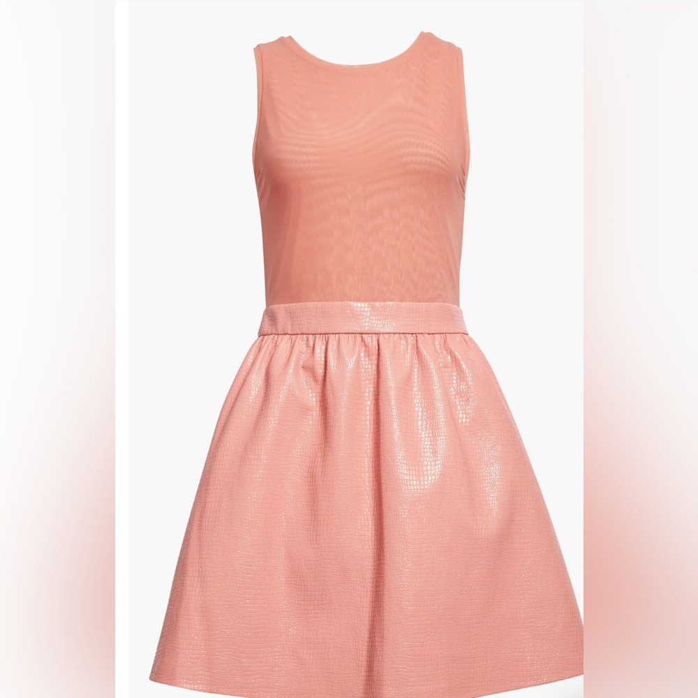 alice + olivia
Chara sleeveless crewneck minidress